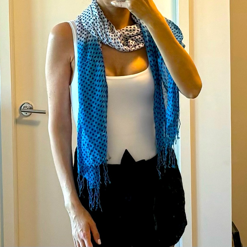Gap polka dot shawl
